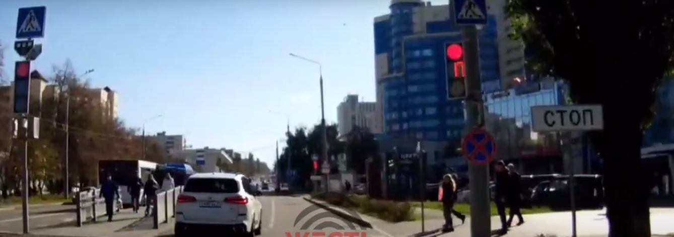 В Белгороде водителя BMW оштрафовали за проезд на красный 