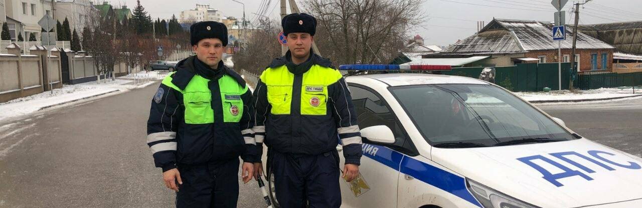 Белгородские гаишники спасли мужчину с инсультом
