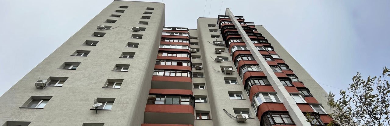 Большинство жильцов пострадавшего от обстрела дома в Белгороде вернулись в свои квартиры