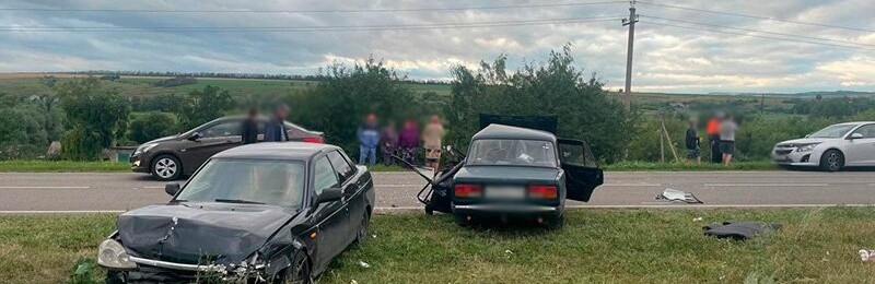Ребёнка зажало в машине после ДТП в Белгородской области 