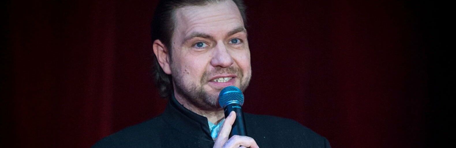 О шоу «дю Солей», жизни бродячих артистов и почему цирк не для детей. Интервью с директором шапито Романом Коробко