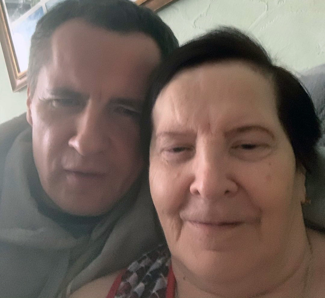 Вячеслав Гладков с мамой