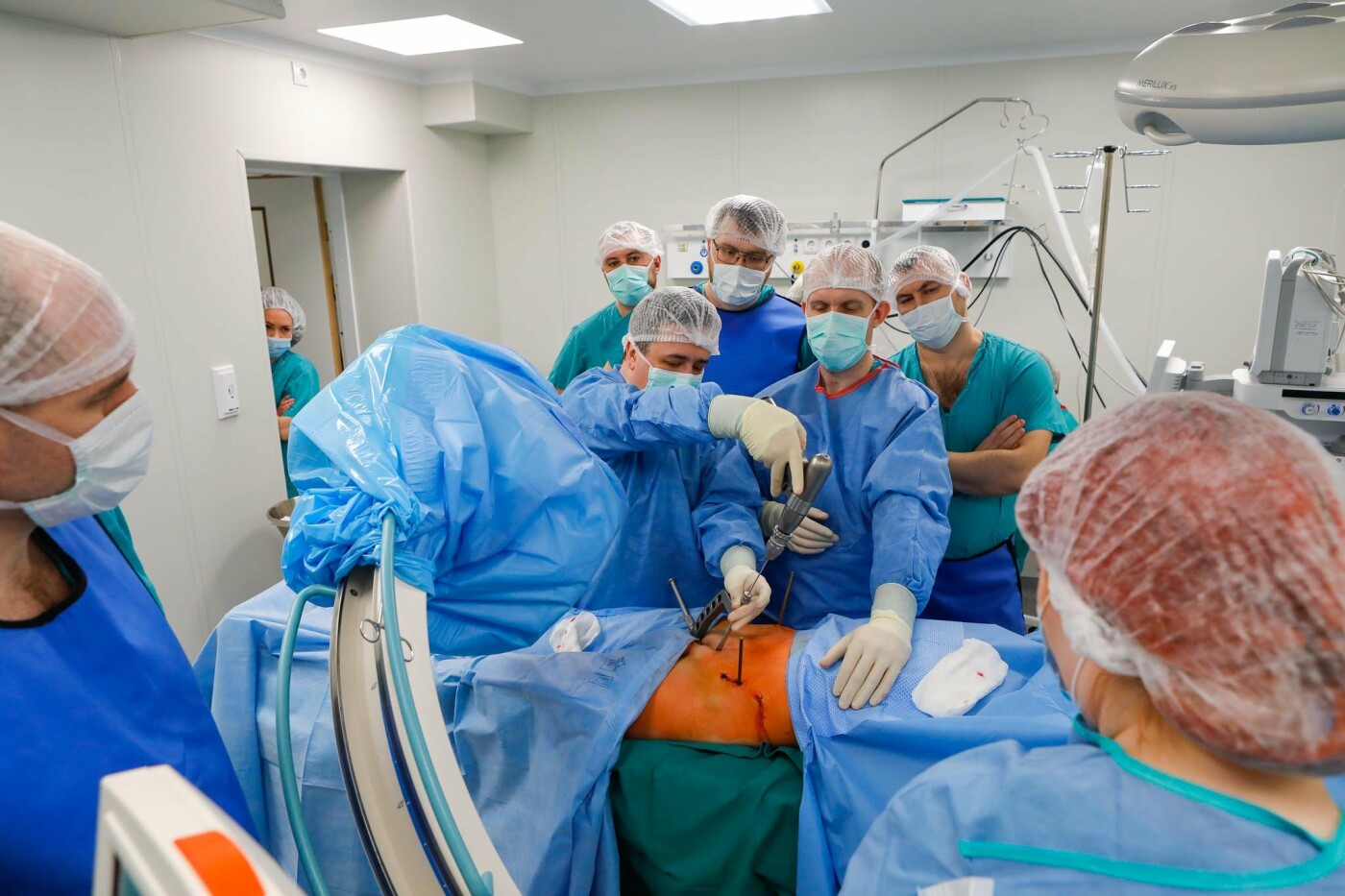 Операция по уникальной методике лечения переломов костей таза в горбольнице № 2 Белгорода