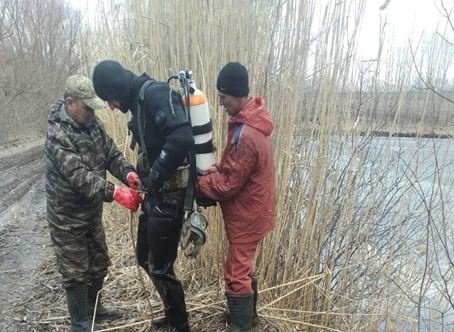 Тело погибшего рыбака нашли водолазы