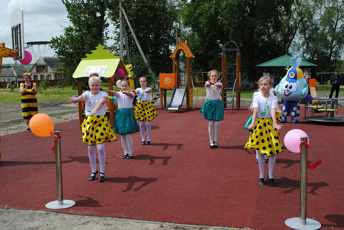 открытие детской площадки в селе Ездочное