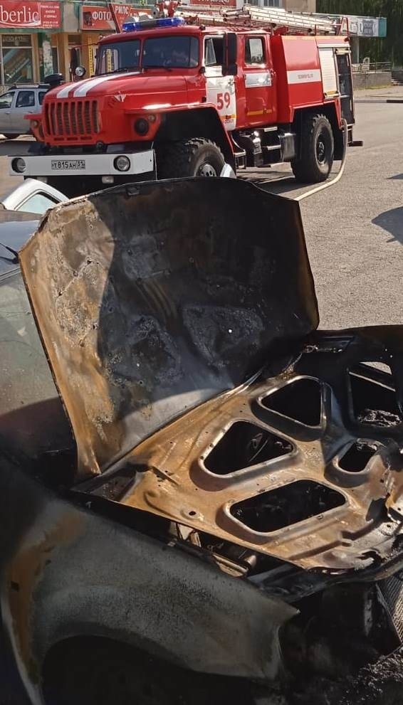 сгоревшее авто в Старом Осколе