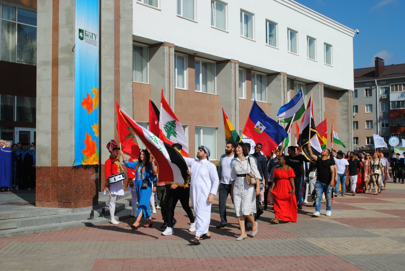 Иностранные студенты на параде