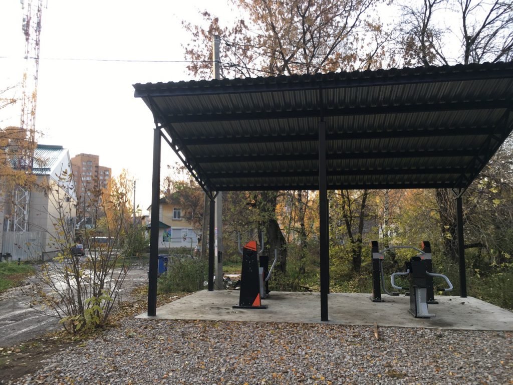 Крыша, площади и кладбище: где в России открывают спортивные площадки