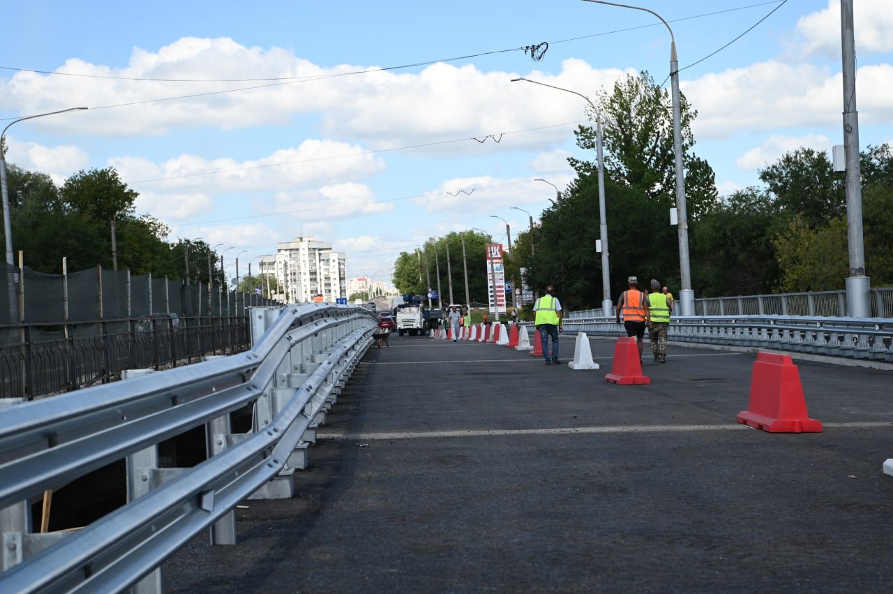 Обновлённый мост на улице Волчанской Белгорода