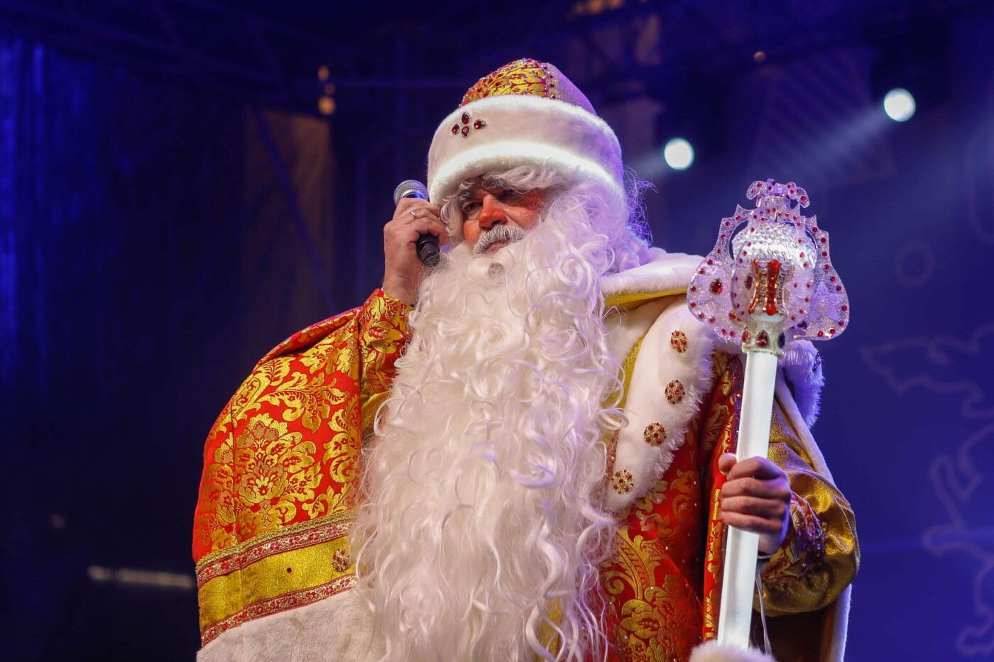 Дед Мороз зажигает огни белгородской ёлки