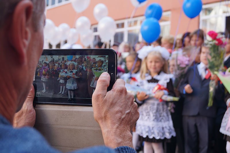 День знаний в Белгороде: В 45-ю школу пришли учиться 147 первоклассников и появился класс с буквой «Е» (фото) - фото 3