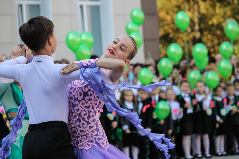 День знаний в Белгороде: В 45-ю школу пришли учиться 147 первоклассников и появился класс с буквой «Е» (фото) - фото 8