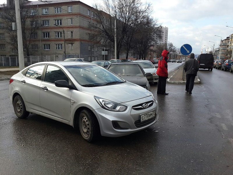 В Белгороде на улице Мичурина произошло сразу два ДТП, создавших заторы (фото) - фото 1