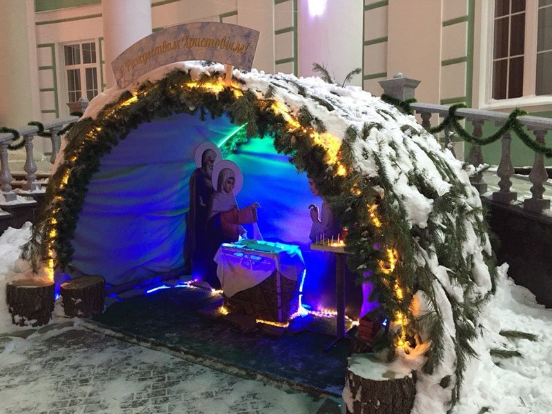 Ночь перед Рождеством. В православных храмах Белгорода прошли праздничные службы (фото) - фото 1
