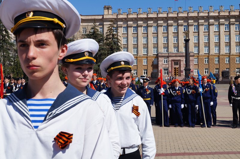 Белгородские кадеты прошли парадом по Соборной площади (фото) - фото 2