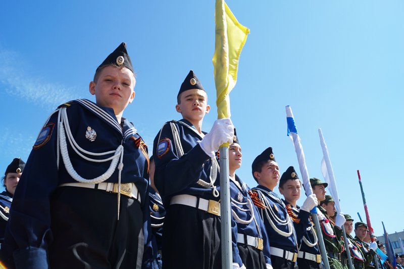 Белгородские кадеты прошли парадом по Соборной площади (фото) - фото 1