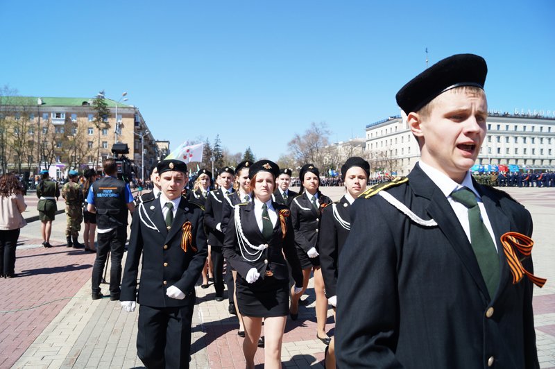 Белгородские кадеты прошли парадом по Соборной площади (фото) - фото 5
