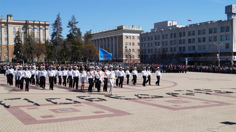Белгородские кадеты прошли парадом по Соборной площади (фото) - фото 3