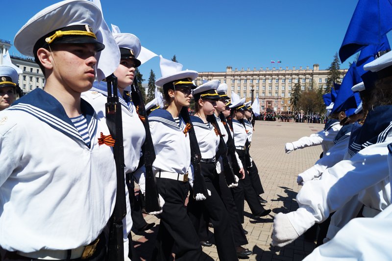 Белгородские кадеты прошли парадом по Соборной площади (фото) - фото 8