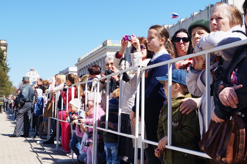 Белгородские кадеты прошли парадом по Соборной площади (фото) - фото 9