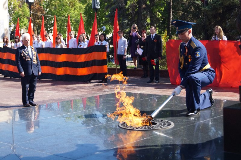 В Белгороде на Соборной площади зажгли вечный огонь (фото) - фото 5