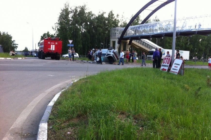 В Белгородской области столкнулись легковушка и мотоцикл, есть погибшие (фото) - фото 1