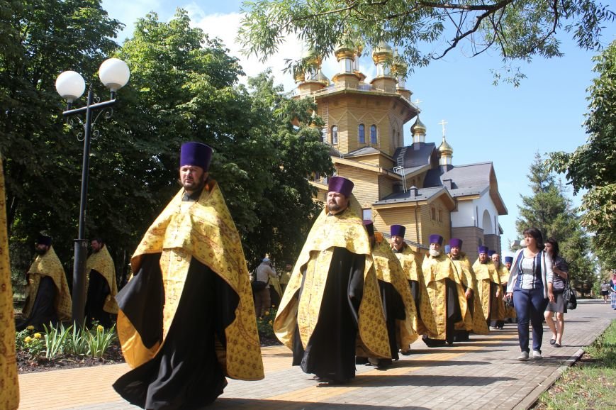 В Белгороде прошёл крестный ход с мощами святого равноапостольного князя Владимира (фото) - фото 1