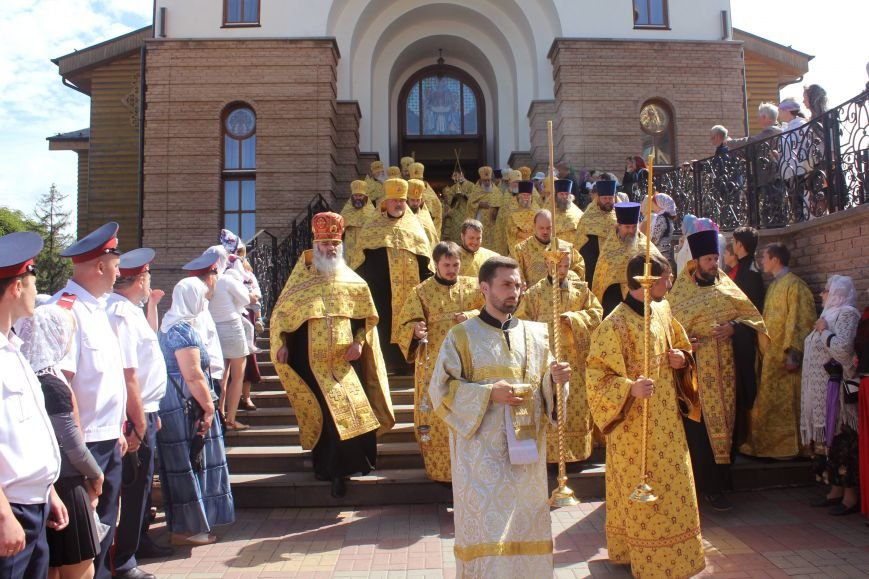 В Белгороде прошёл крестный ход с мощами святого равноапостольного князя Владимира (фото) - фото 1