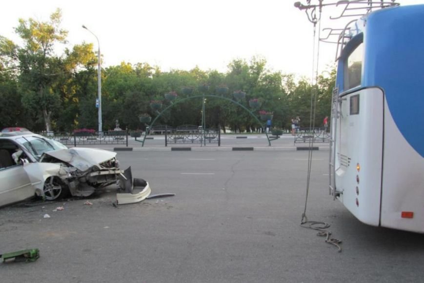 В Белгородской области  в минувшие выходные в ДТП погибли две девушки (фото) - фото 1