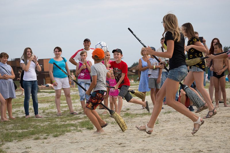 На благотворительной пляжной вечеринке белгородцы собрали 50 тысяч рублей на лечение онкобольных детей (фото) - фото 2