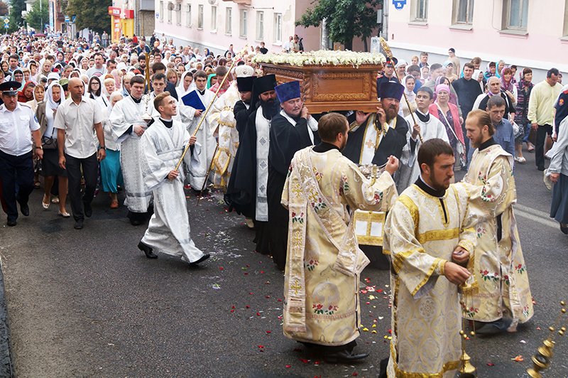 В православный праздник Преображения Господня по улицам Белгорода пронесли мощи святителя Иоасафа (фото) - фото 6