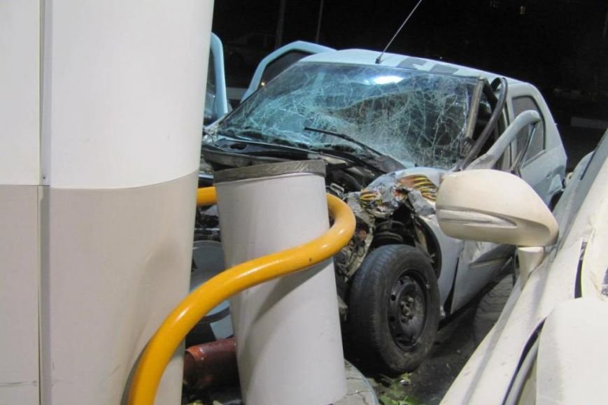В Белгороде пьяная автомобилистка на «Лексусе» устроила тройное ДТП (фото) - фото 1