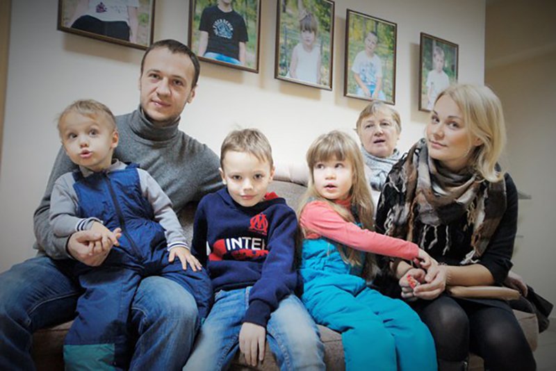 В Белгороде открылась выставка, посвященная проблемам детей с аутизмом «Такие как все» (фото) - фото 1