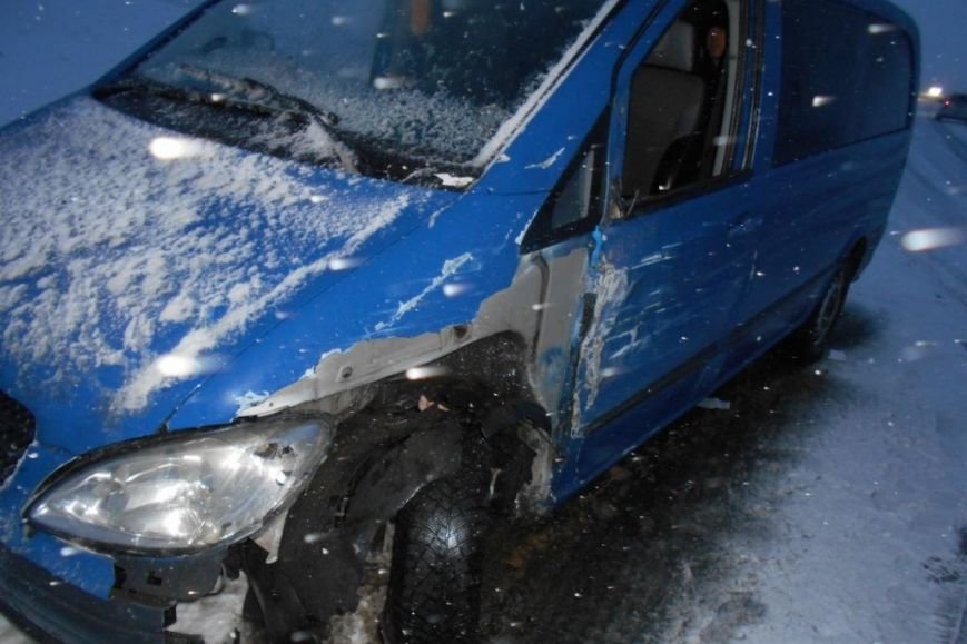 В Белгородской области в ДТП погиб 19-летний водитель и пострадала восьмимесячная девочка (фото) - фото 1