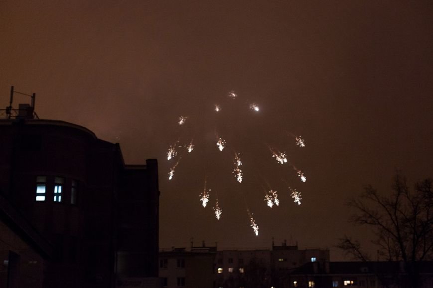 В Белгороде впервые 23 февраля отпраздновали с фейерверком (фото) - фото 3