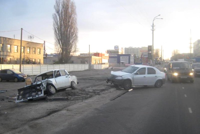 Легковушка и две фуры столкнулись под Белгородом (фото) - фото 5