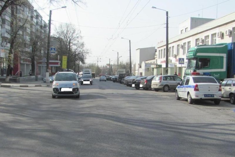 В Белгороде столкнулись три вазовские легковушки и «КИА» (фото) - фото 2